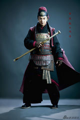 组图：《秀丽江山》李佳航盔甲亮相霸气十足