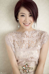 组图：白冰气质写真曝光 受邀9月纽约时装周