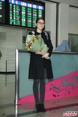 组图：长泽雅美抵台宣传偶像剧 机场秀中文