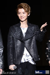 组图：韩团f(x)EXO-M等亮相上海K-POP音乐演唱会