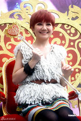 组图：梁静茹叹制作人不好当 新专辑首刷封面现瑕疵