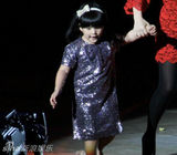 组图：李云迪跨年音乐会 萝莉王诗龄合奏献香吻