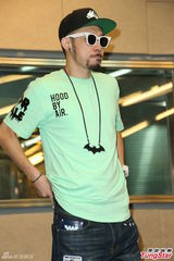 组图：热狗演唱会彩排 辣妹贴身热舞频走光