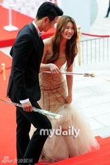 组图：韩星云集首尔电视剧盛典 吴奇隆等助阵