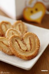 组图：谷祖琳剖腹产女取名刘心 新生女儿笑容甜