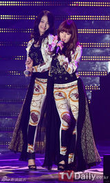 组图：韩团BEAST劲舞表演 4minute性感惹火