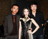 组图：熊乃瑾优雅亮相GQ盛典 新颖造型展典雅气质