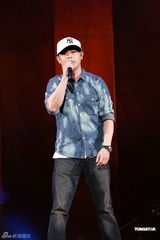 组图：曹格个唱力证与侧田兄弟情 刘德华低调助阵