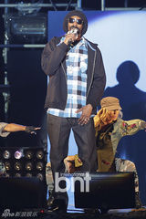 组图：嘻哈巨匠Snoop Dogg首次访韩开演唱会