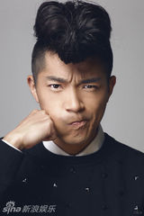 组图：歌浴森全新写真造型鬼马 新单曲蓄势待发