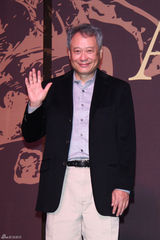 组图：李安领军金马评审亮相 将从最佳影片开评