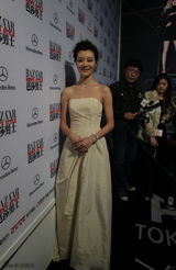 组图：车晓迷人亮相时尚活动 露香肩气质典雅