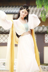 组图：《兰陵王》毛林林饰皇后 清纯少女照曝光