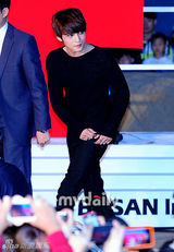 组图：金在中宋智孝携手《豺狼来了》釜山见面会