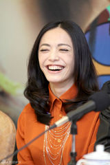 组图：《爱出色》上海宣传 姚晨莫小奇朱虹竞艳