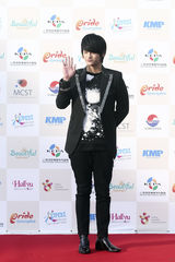 组图：韩国庆州韩流梦想演唱会 众星云集现场放歌