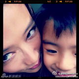 锋芝兵分两路为次子庆生 柏芝玩游艇霆锋搞家宴(图)