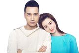 组图：李晟何晟铭情侣大片 亲密依偎显甜蜜