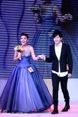 组图：中歌榜提名揭晓 尚雯婕李宇春等上演婚纱秀