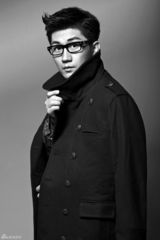 组图：金志文拍硬朗写真 尽显帅气英伦风