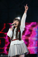 高清：青春洋溢中歌榜红五月 大风吹不散观众热情