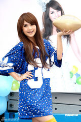 幻灯图：杨丞琳美式足球俏丽打扮秀新舞蹈