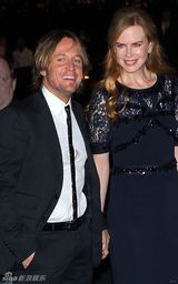 高清图：《兔子洞》纽约首映 妮可-基德曼携夫亮相