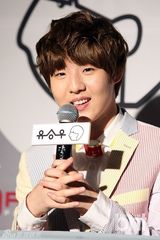 组图：刘承宇出席出道专辑发布尽显可爱魅力