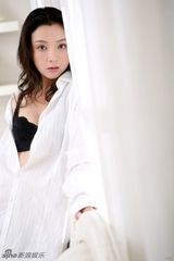 组图：崔波光棍节发妖娆写真 称越寂寞越要性感