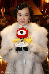 幻灯图：《精武风云》探班 舒淇演舞女甄子丹秀琴艺