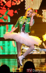 组图：《M Countdown》FTIsland回归荣获第一