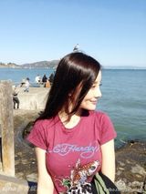 组图：李小璐贾乃亮携女美国度假 奢华房车曝光