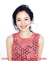 组图：江一燕时尚登封面 爱心义卖引领时尚公益