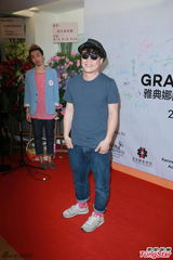 组图：陈奕迅与陈家瑛解约关系不变 待其如亲妈