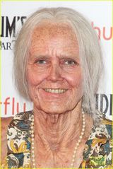 组图：万圣节女王克鲁姆逼真老年妆