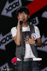 幻灯组图：快男300强突围赛首场 9位选手晋级60强