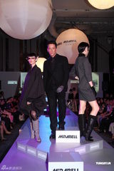 组图：薛凯琪带病出席活动 称从未与房祖名拍拖