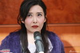 组图：艳星叶玉卿被爆复出还债 浓妆澄清未破产