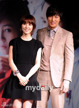 高清组图：韩惠珍等出席新剧《综合症》发布会