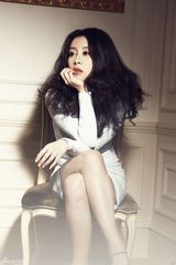 组图：贾媛媛全新生活写真 秀发飘逸妩媚柔情 