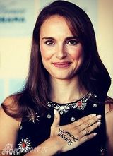 组图：“黑天鹅”娜塔丽-波特曼街拍金发散乱