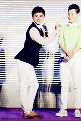 组图：叶祖新《步步惊情》现S曲线