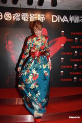 组图：容祖儿避谈刘浩龙 笑杜汶泽新片低俗