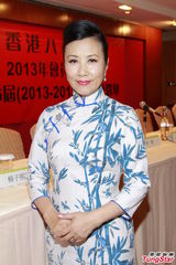 组图：罗家英否认因病暴瘦 与汪明荃恩爱蜜游