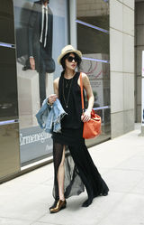 组图：陈燃复古范街拍引爆夏日流行风