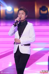 组图：赌王数百万支持太太 何超莲吴克羣献艺