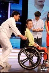 组图：200明星高歌《北京祝福你》 成龙坐镇指挥