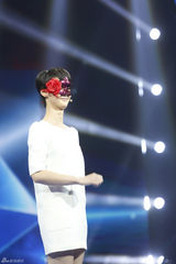 组图：演说家初赛终极战上演 李咏鲁豫热舞