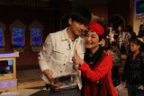 组图：张杰台湾录制节目 获邀钮承泽新片首映礼