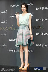 组图：韩星李泰兰尹素怡等出席某服饰品牌T台秀